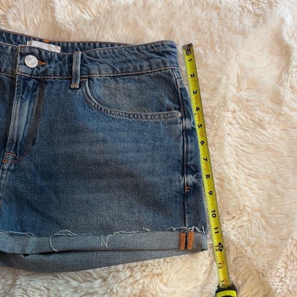 Frame Denim Rolled Hem Jean Shorts - Dark Blue - Picture 3 of 10